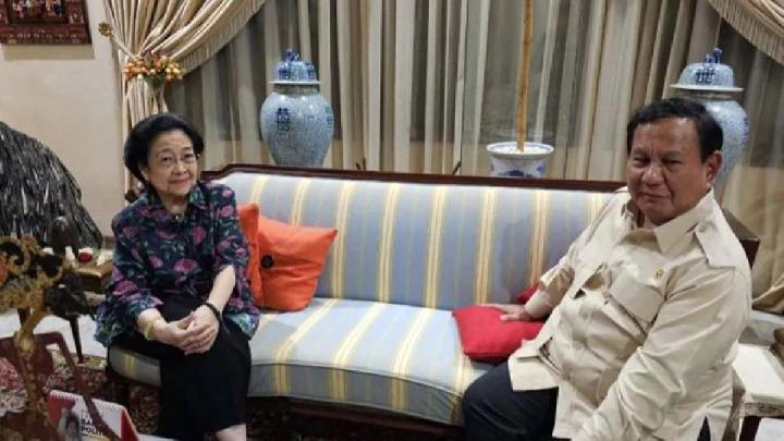 Presiden Prabowo Subianto bertemu dengan Presiden RI Ke-5 Megawati Soekarnoputri di kediaman Megawati di Jalan Teuku Umar, Jakarta, 7 April 2025. Antara/X/@bang_dasco