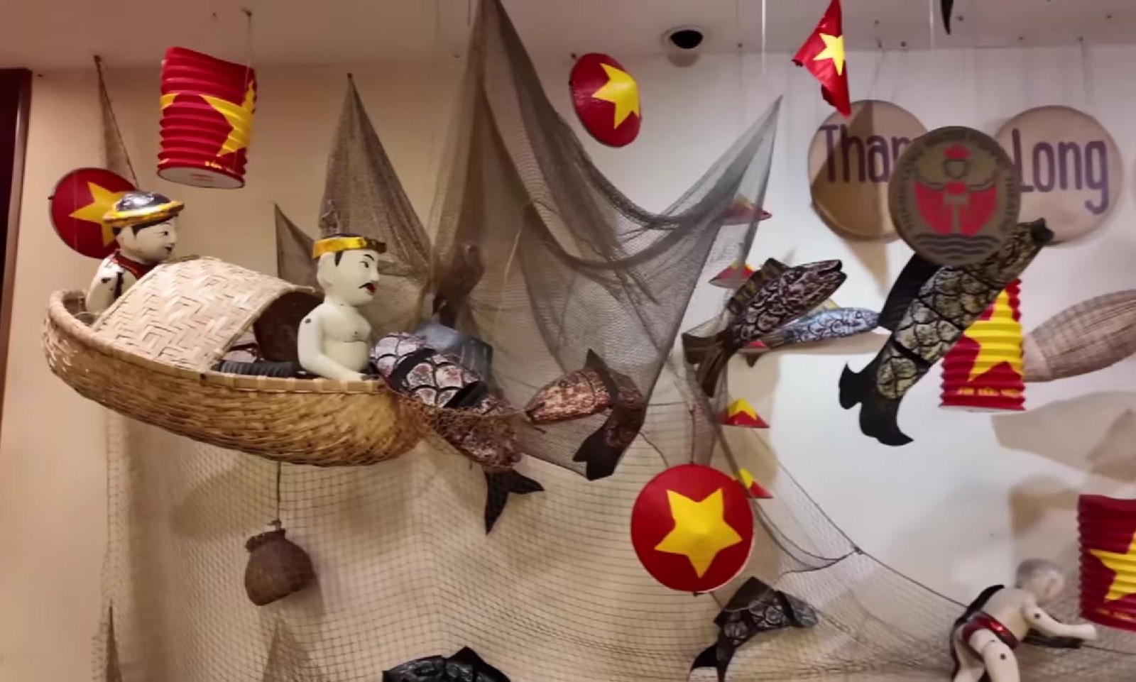 Ruang Santai di Jantung Isfahan yang Penuh Kehangatan Naqsh-e Jahan / Red Deal Channel