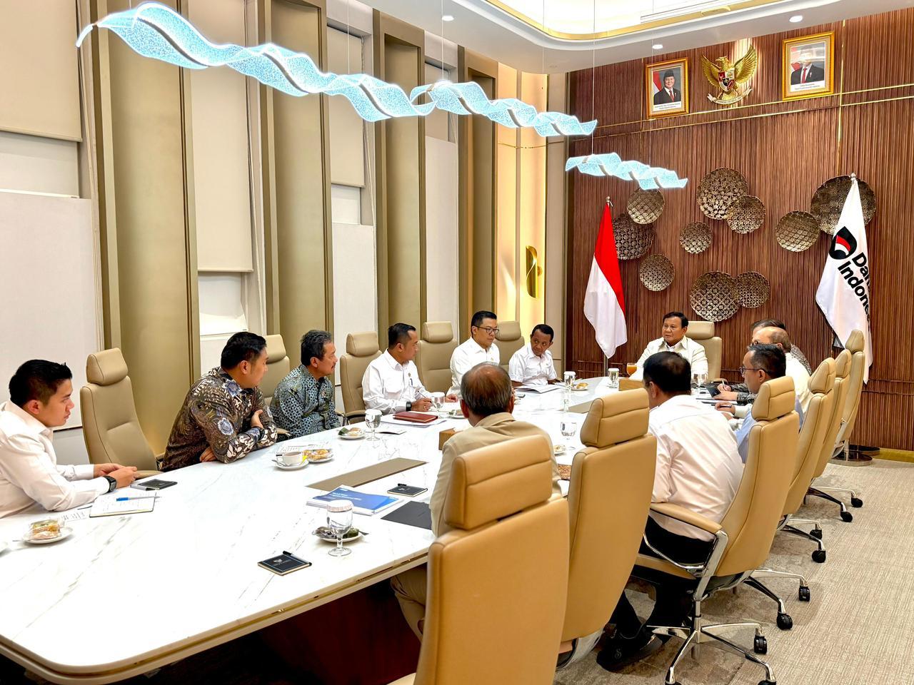 Rapat Terbatas Presiden Prabowo Subianto membahas akselerasi PSN 2026