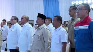 Presiden Prabowo dan pejabat negara dalam peresmian proyek hilirisasi industri