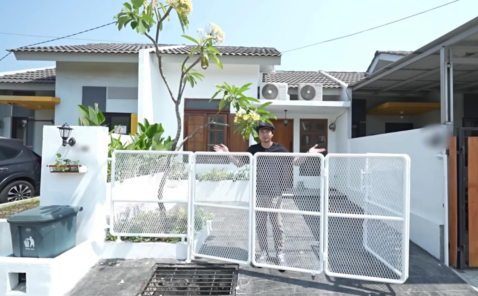 Eksterior rumah minimalis mewah di lahan sempit