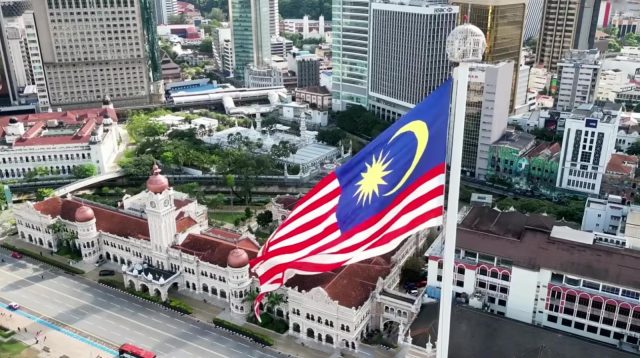 Kemacetan kendaraan di perbatasan Causeway antara Singapura dan Johor Bahru saat akhir pekan.