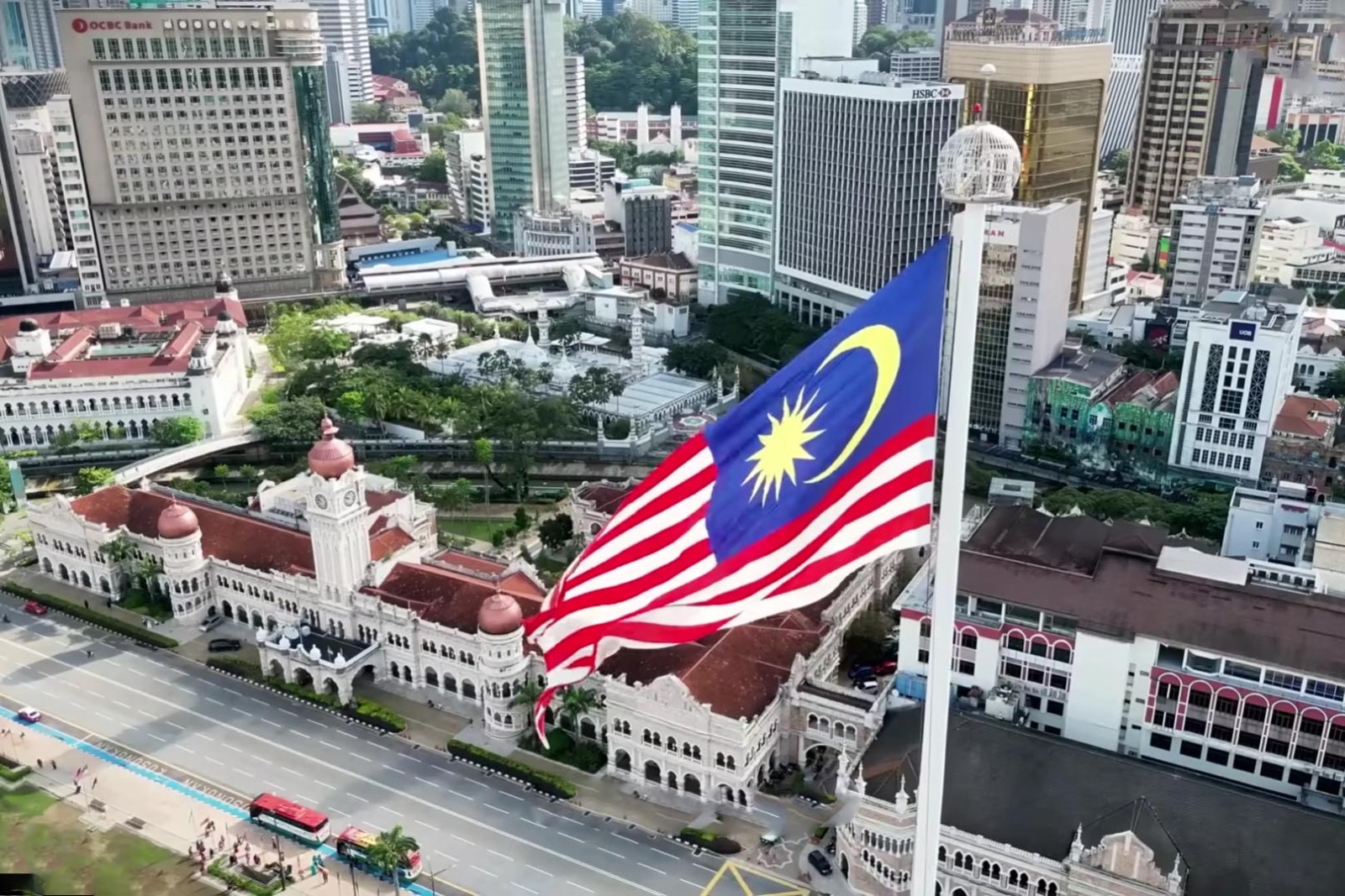 Kemacetan kendaraan di perbatasan Causeway antara Singapura dan Johor Bahru saat akhir pekan.