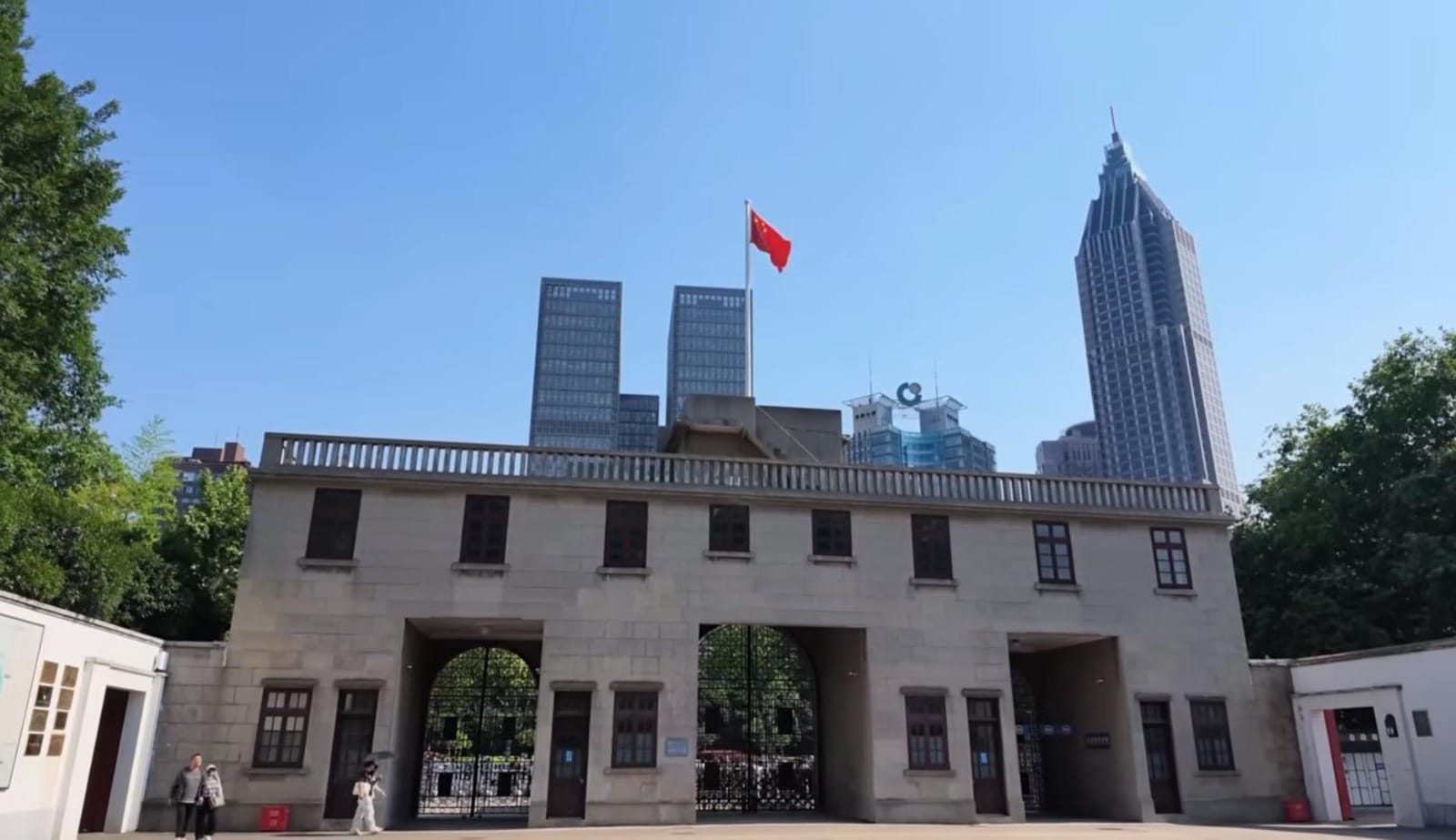 KOLOM FOKUS UTAMA EDISI 201 Fasad luas bangunan utama Istana Presiden Nanjing yang sangat bersejarah.