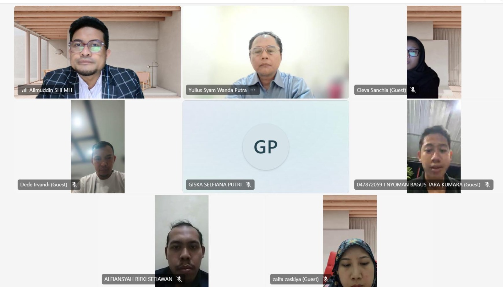 KOLOM PARALEGAL EDISI 200 Tampilan layar komputer yang memperlihatkan webinar interaktif pelatihan paralegal daring bersama dosen dan advokat