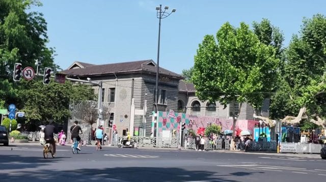 Pusat Kota Nanjing dengan perpaduan bangunan modern dan arsitektur klasik