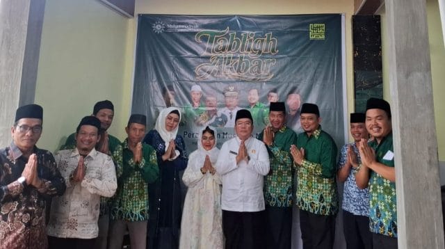 Suasana peresmian Musholla Muslimat Tomuan di Kota Pematangsiantar yang dihadiri oleh Walikota Wesly Silalahi dan tokoh Muhammadiyah.