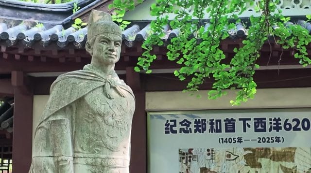 Patung batu Laksamana Cheng Ho berdiri tegak di Nanjing sebagai pengingat sejarah ekspedisinya