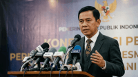 kepala-bgn-umumkan-833-dapur-mbg-ditutup-permanen Kepala BGN Sudaryono memberikan keterangan pers secara tegas saat mengumumkan 833 dapur MBG ditutup permanen akibat pelanggaran higienitas dan sanitasi.