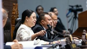 Puan Maharani mengetuk palu sidang pengesahan UU Satu Data Indonesia di DPR RI.